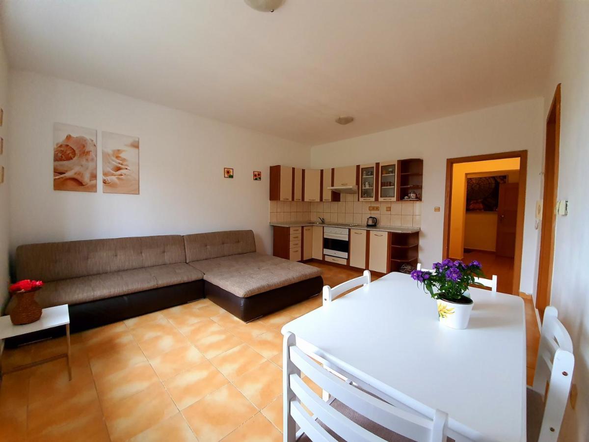 Apartman U Slunecnice Husinetz Buitenkant foto